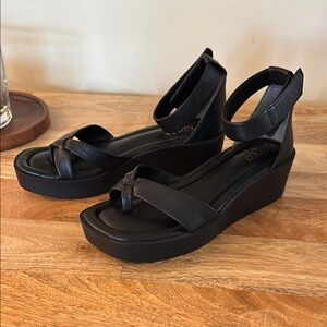 Franco Sarto Black Sandals with Cross-Strap Wedge